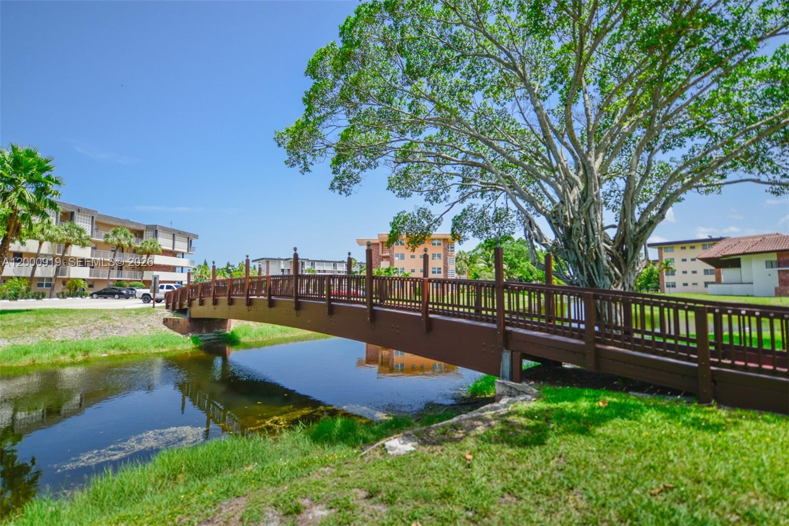 LAUDERDALE OAKS CONDO II - Residential Lease