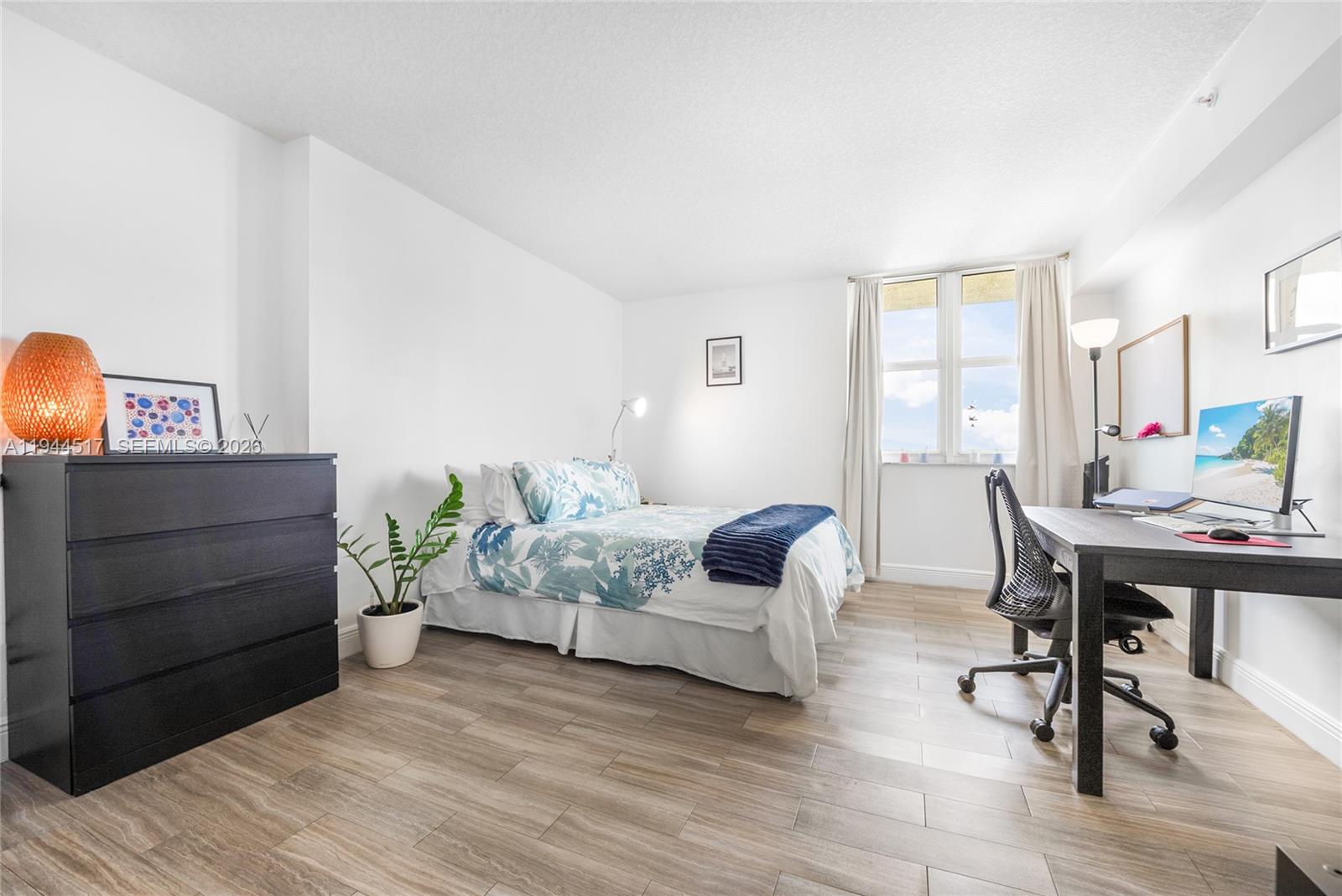 THE ASTON CONDO - Residential