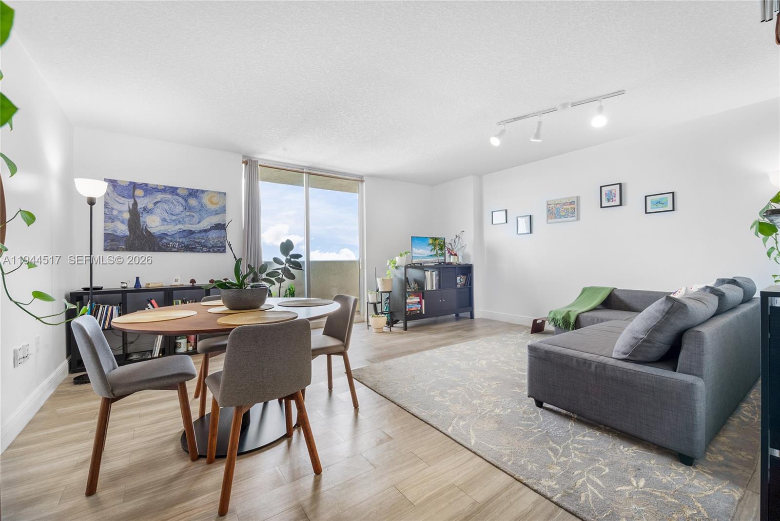 THE ASTON CONDO - Residential