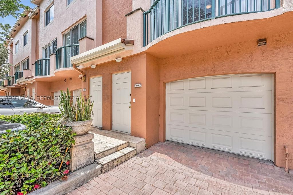 Photo of 2107 SE 10th Ave #809, Fort Lauderdale, FL 33316 (MLS # A12035186)