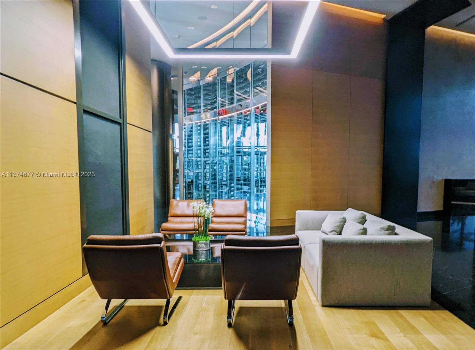 18555 COLLINS AVENUE COND - Residential