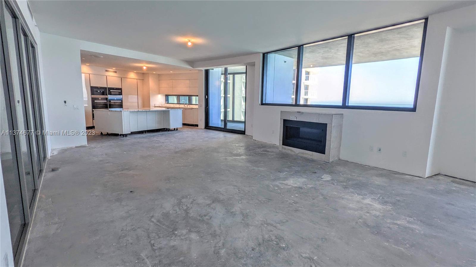 18555 COLLINS AVENUE COND - Residential