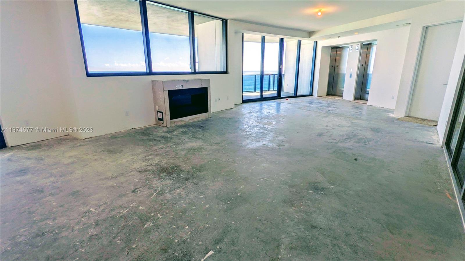 18555 COLLINS AVENUE COND - Residential