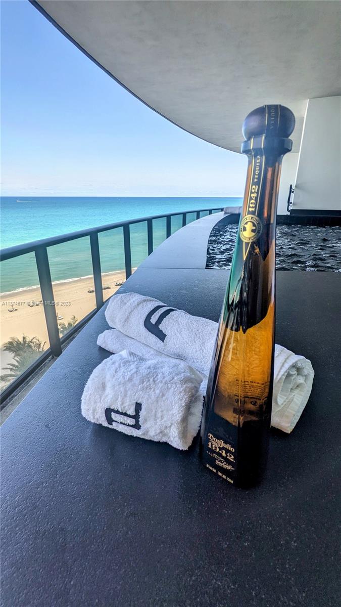 18555 COLLINS AVENUE COND - Residential