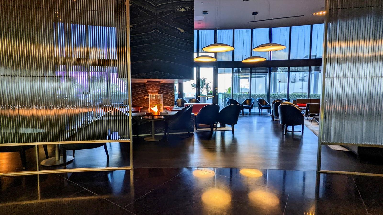 18555 COLLINS AVENUE COND - Residential