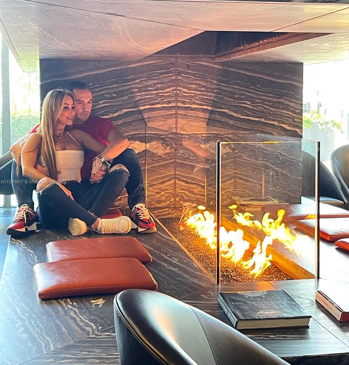 18555 COLLINS AVENUE COND - Residential