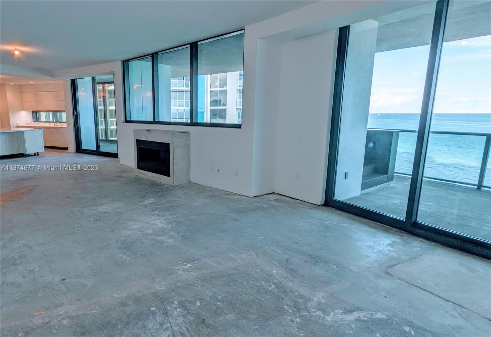 18555 COLLINS AVENUE COND - Residential