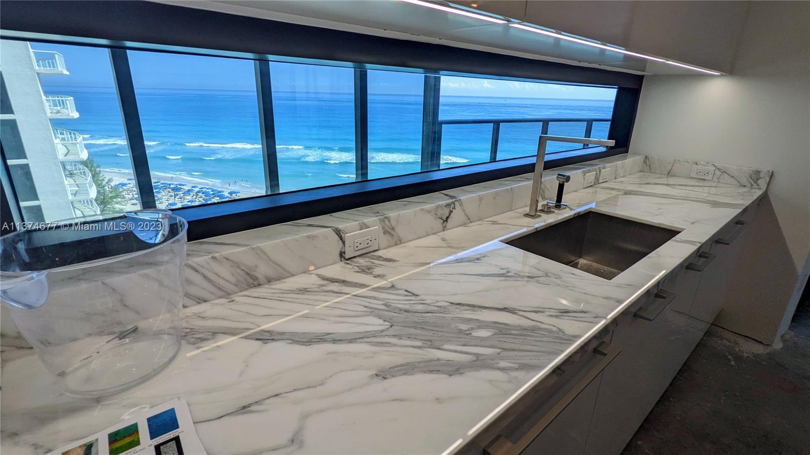 18555 COLLINS AVENUE COND - Residential