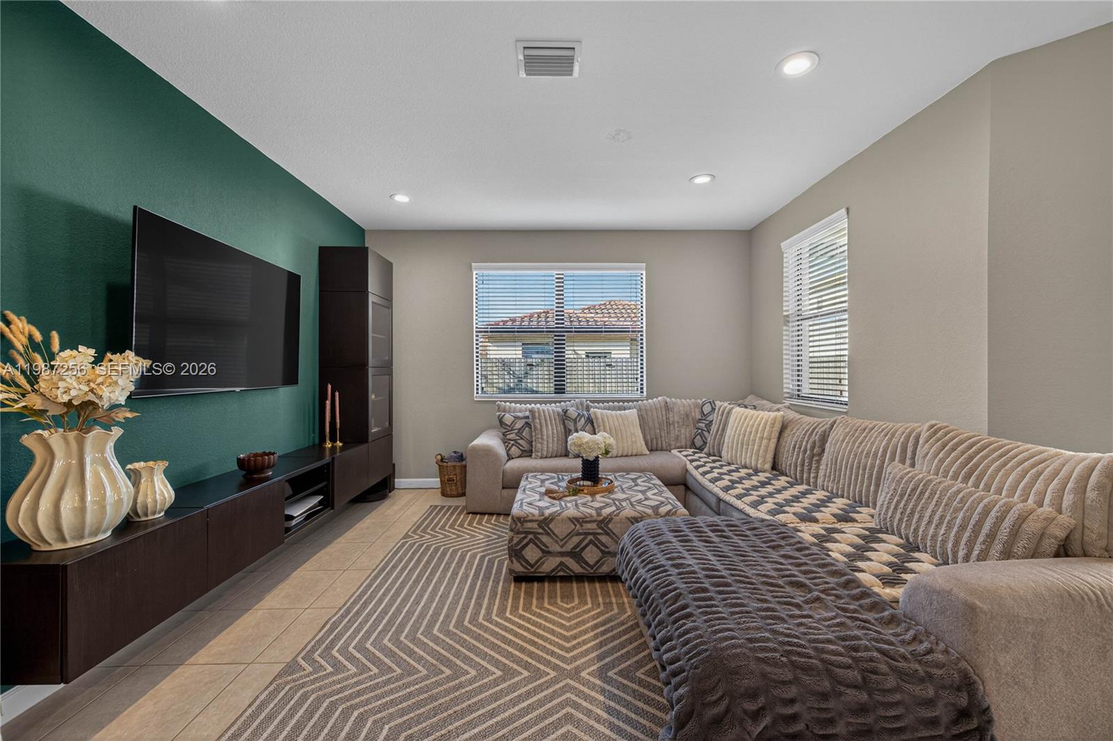 SILVER PALMS NORTH - Residential