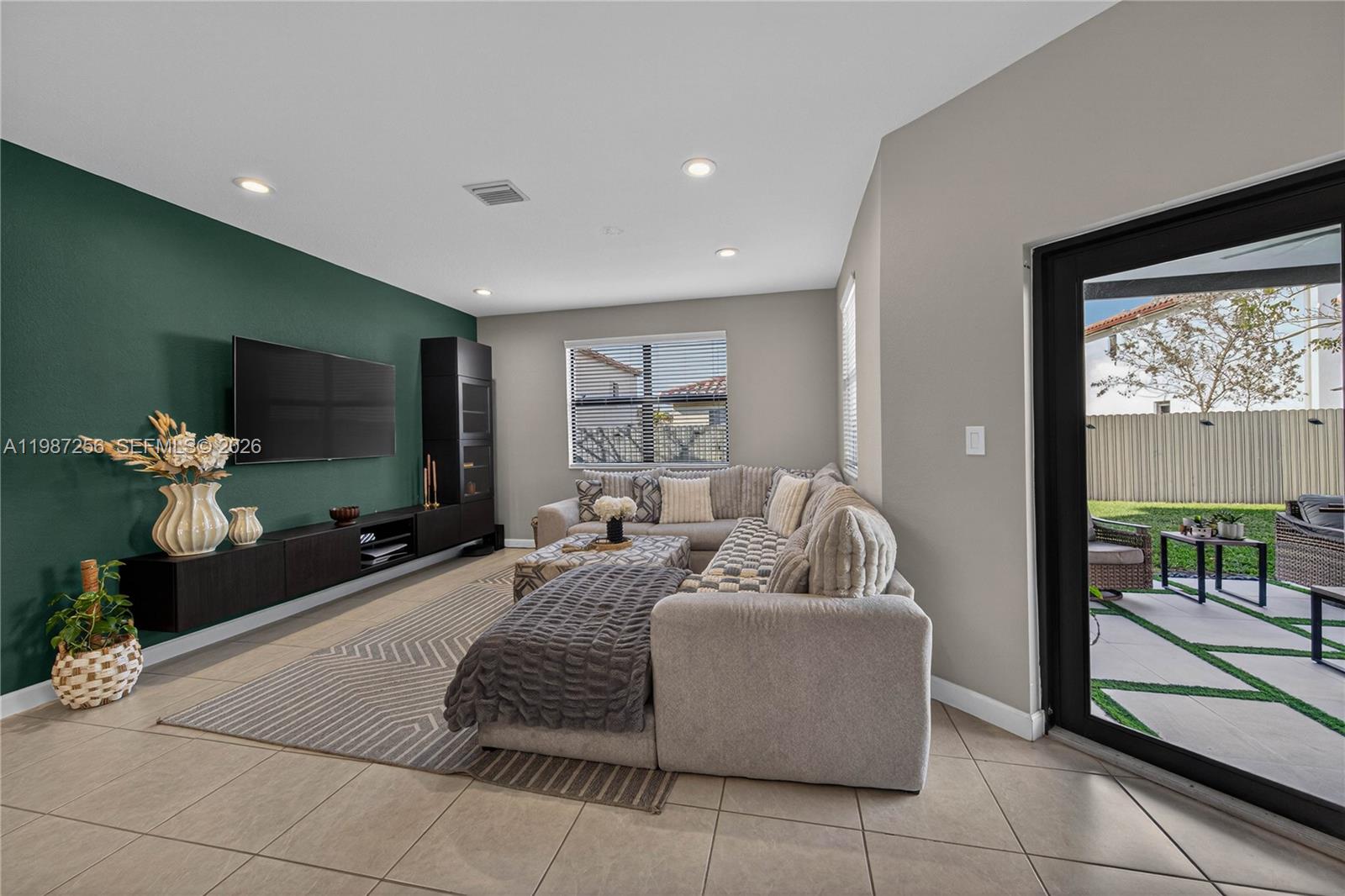 SILVER PALMS NORTH - Residential