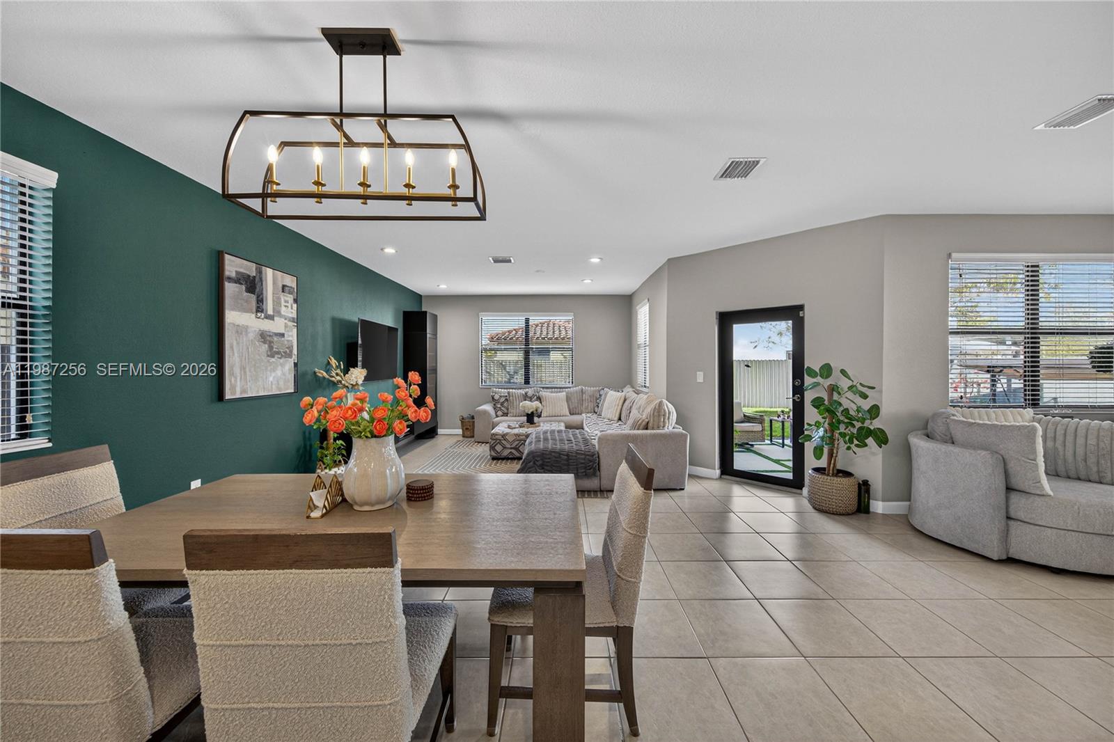 SILVER PALMS NORTH - Residential