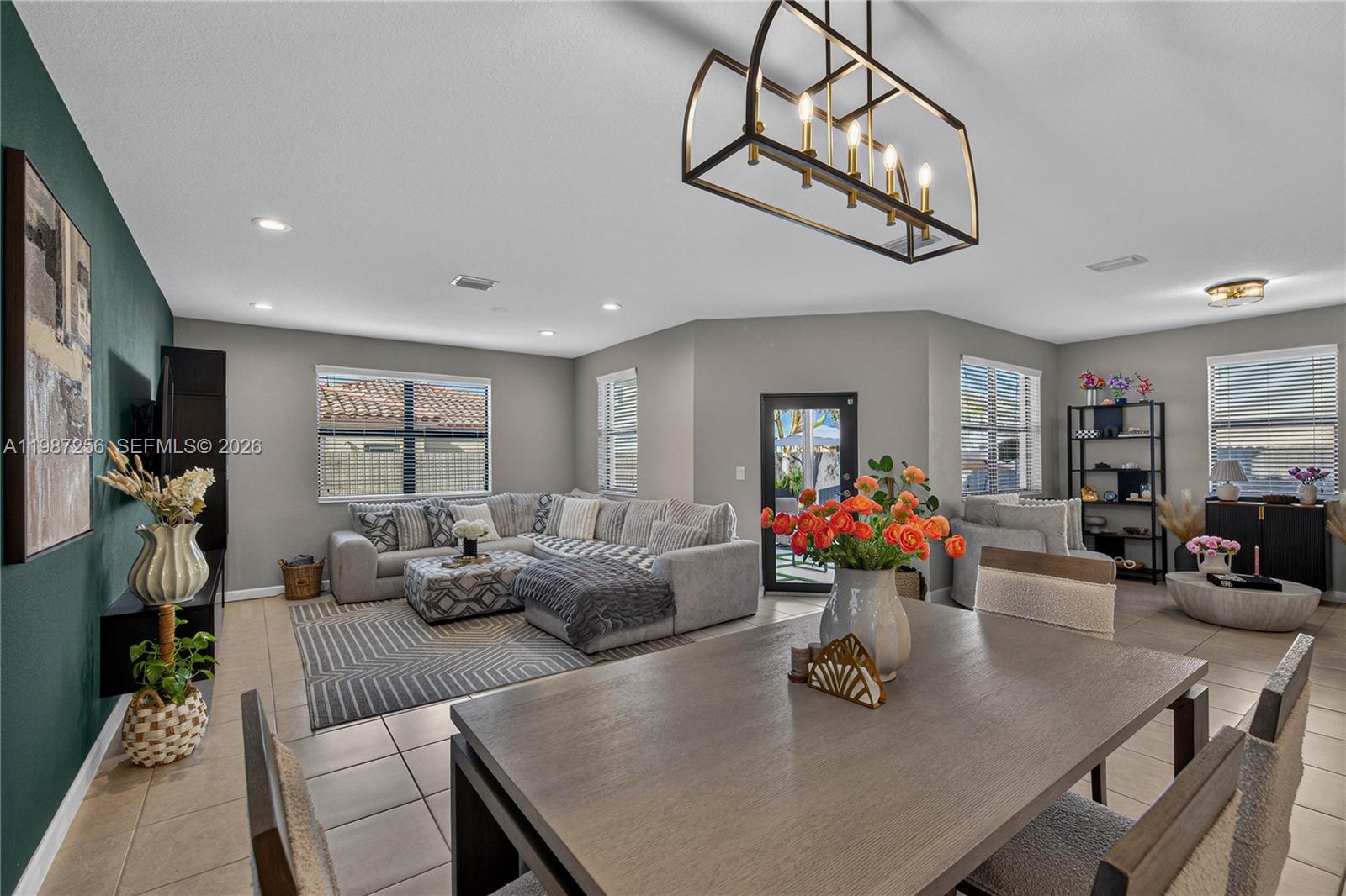 SILVER PALMS NORTH - Residential