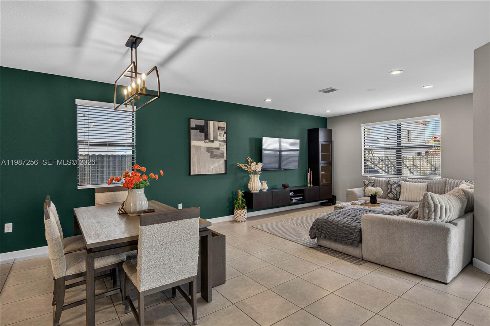 SILVER PALMS NORTH - Residential