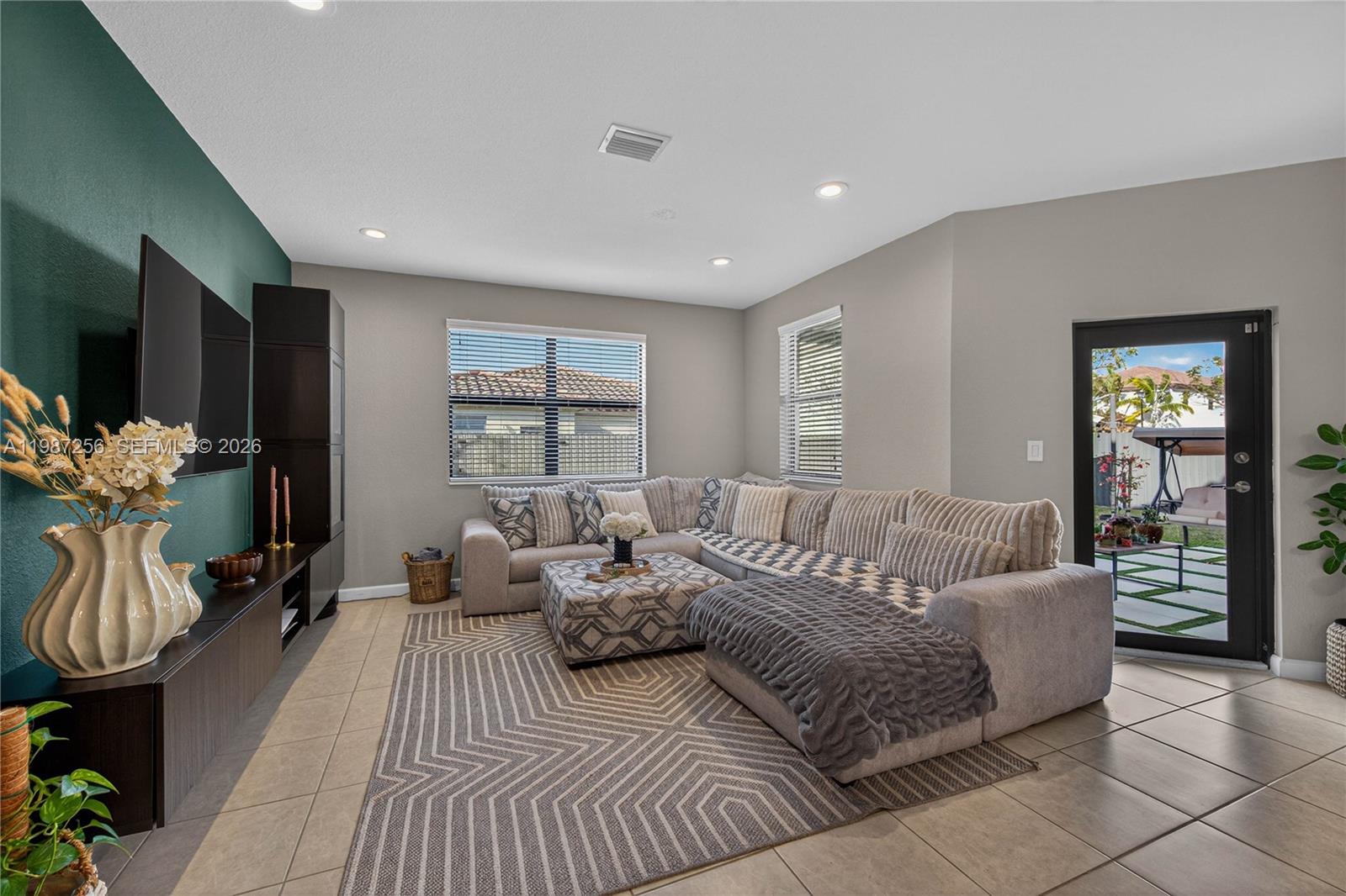 SILVER PALMS NORTH - Residential