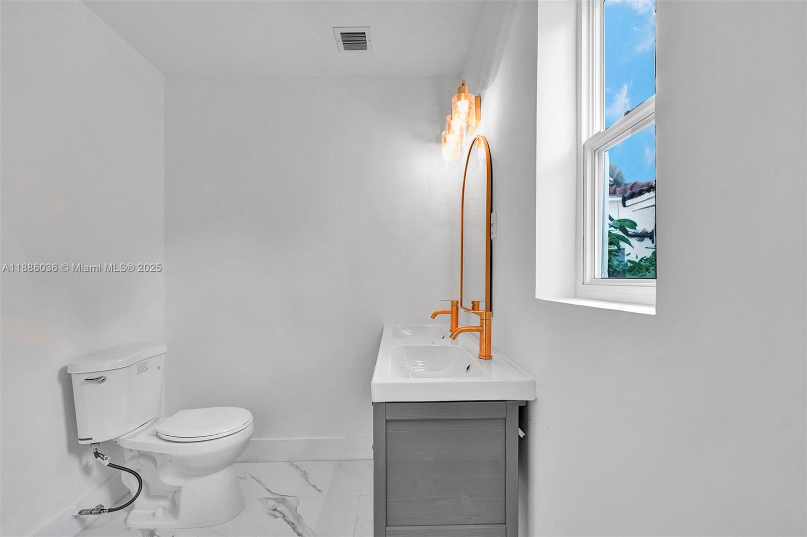 ALTOS DEL MAR NO 4 - Residential Lease