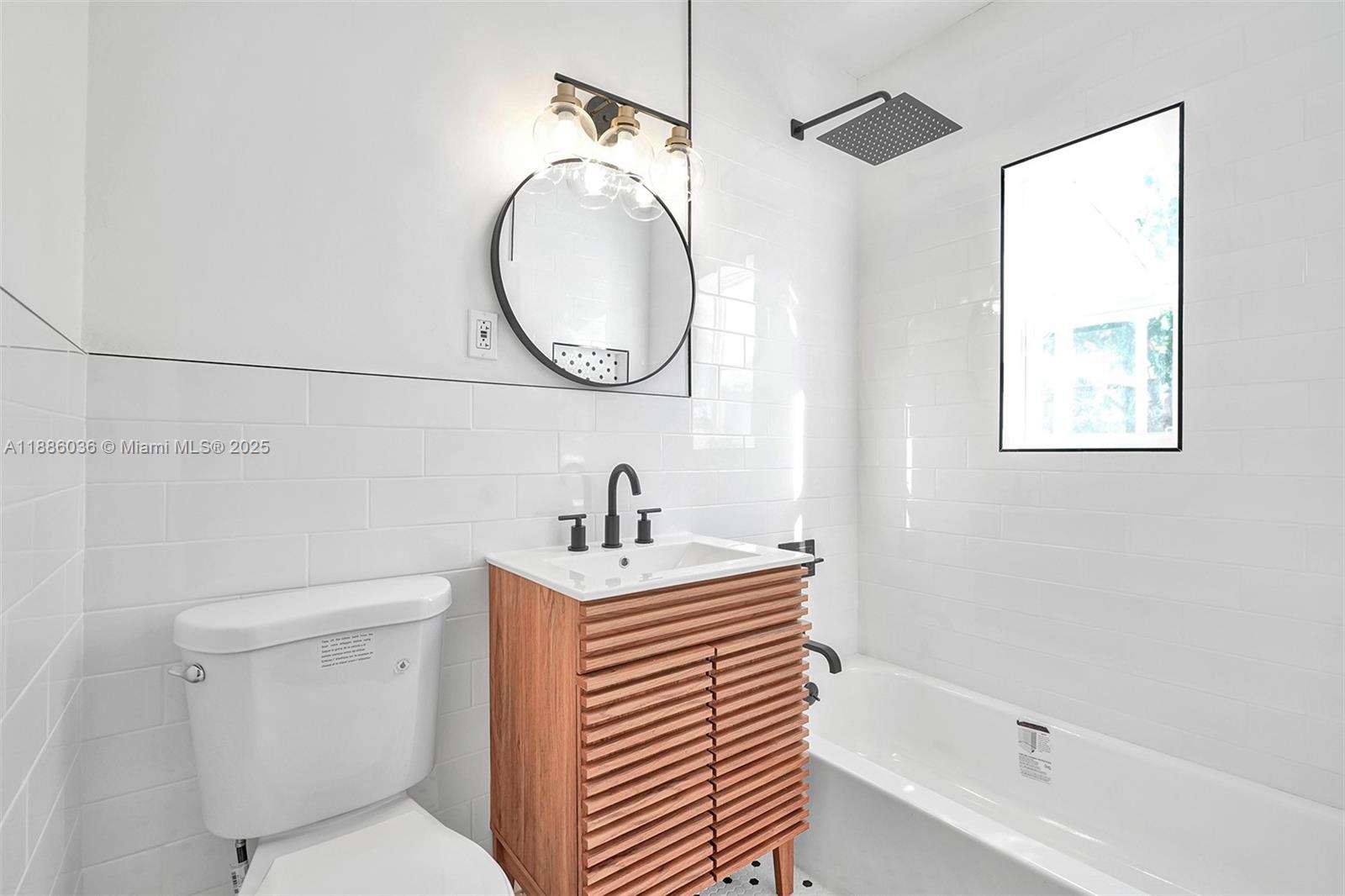ALTOS DEL MAR NO 4 - Residential Lease
