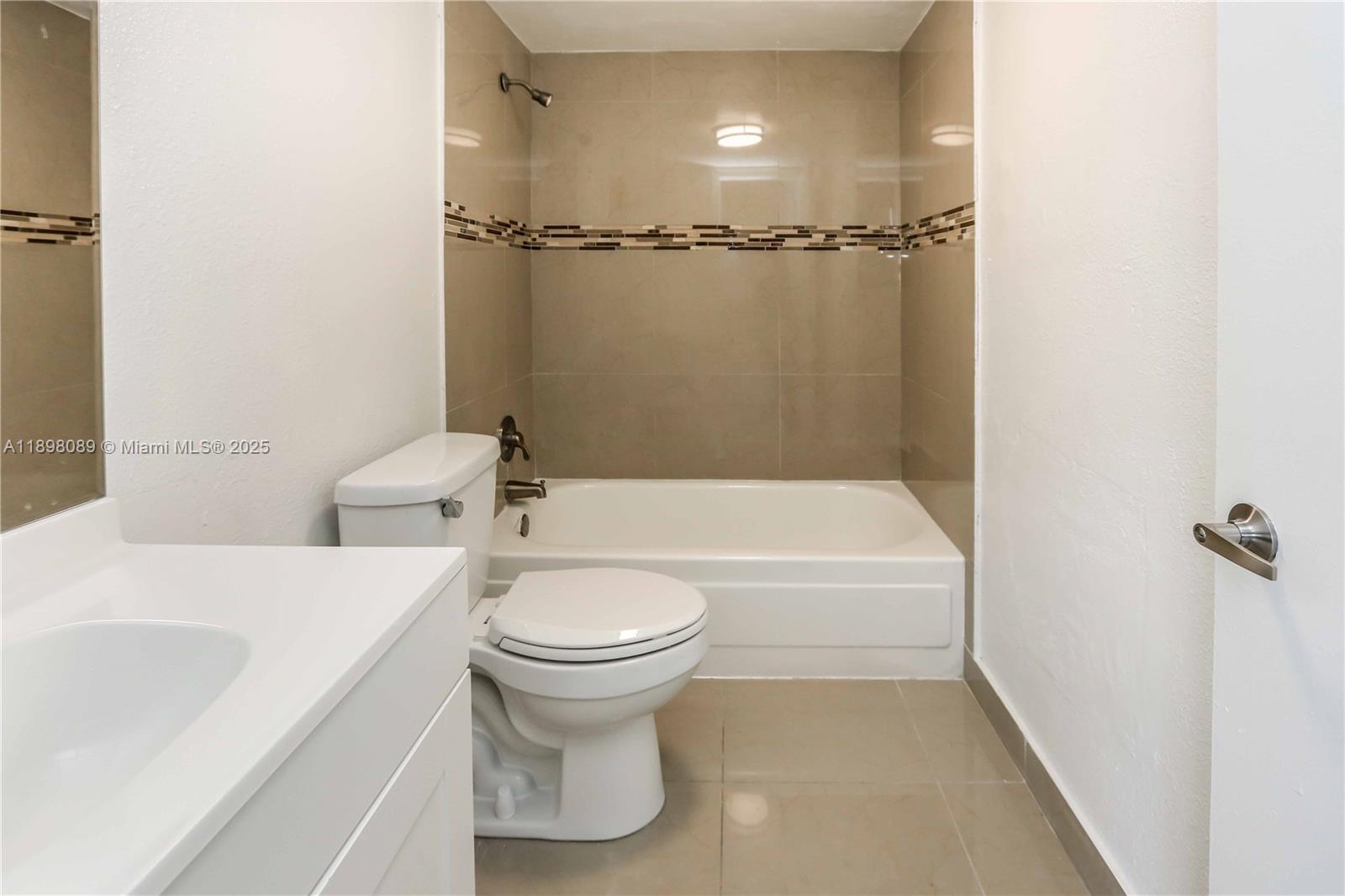 DADELAND PLACE CONDO - Residential Lease