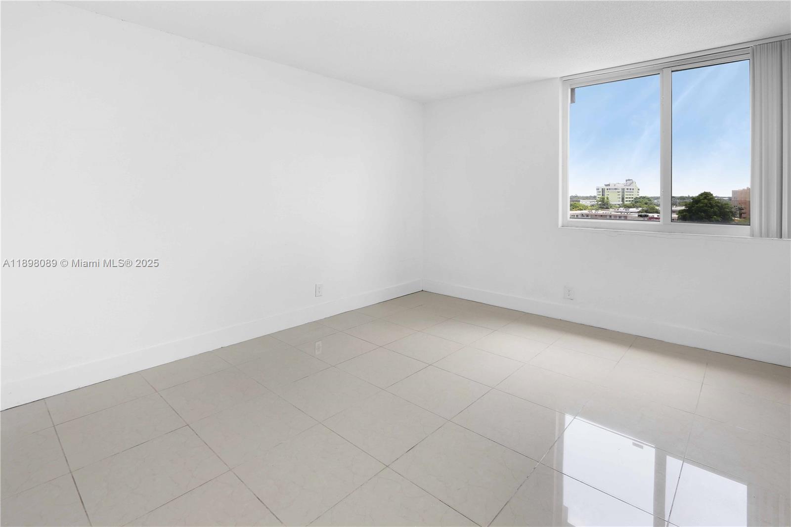 DADELAND PLACE CONDO - Residential Lease