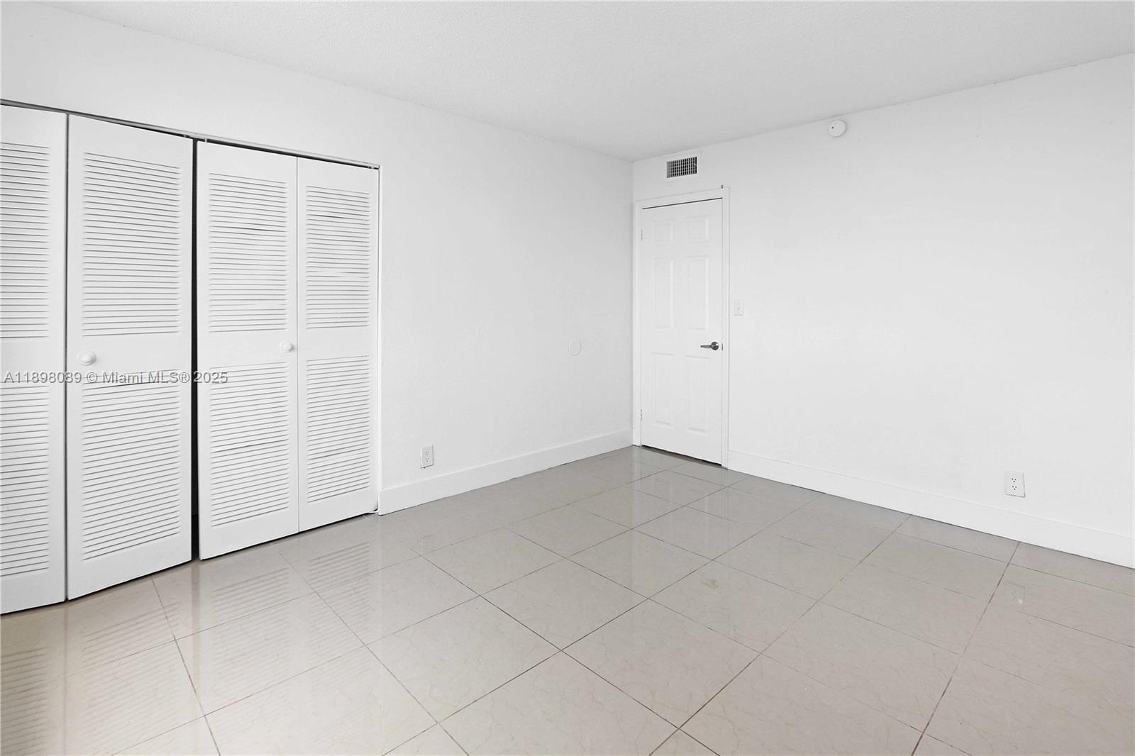 DADELAND PLACE CONDO - Residential Lease