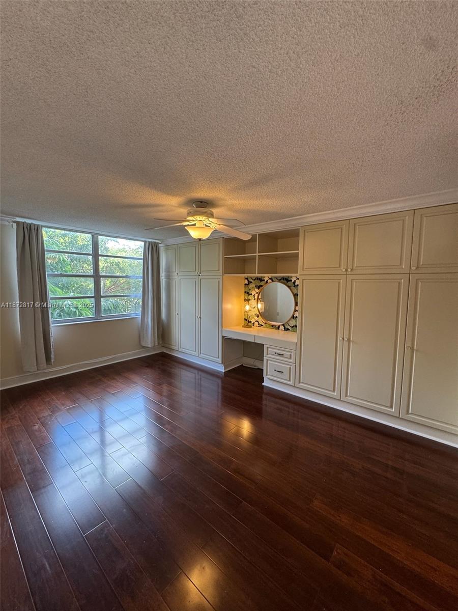 COMMODORE PLAZA CONDO - Residential