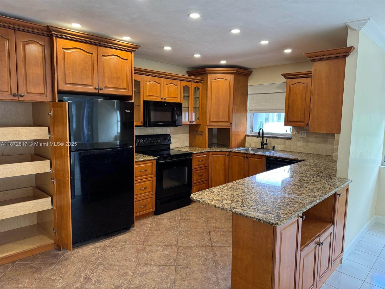 COMMODORE PLAZA CONDO - Residential