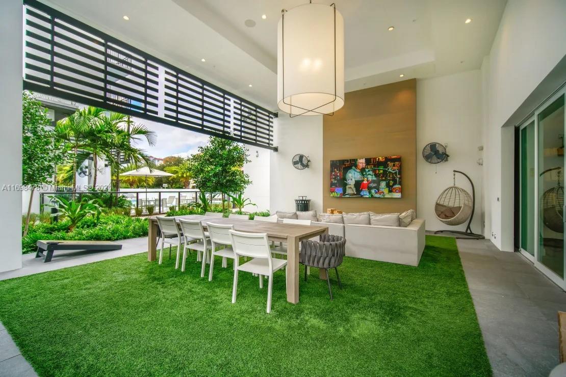 LAUDERDALE FIRST ADD RESU - Residential Lease