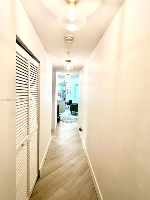 1111 SW 1 1620 Miami FL 33130