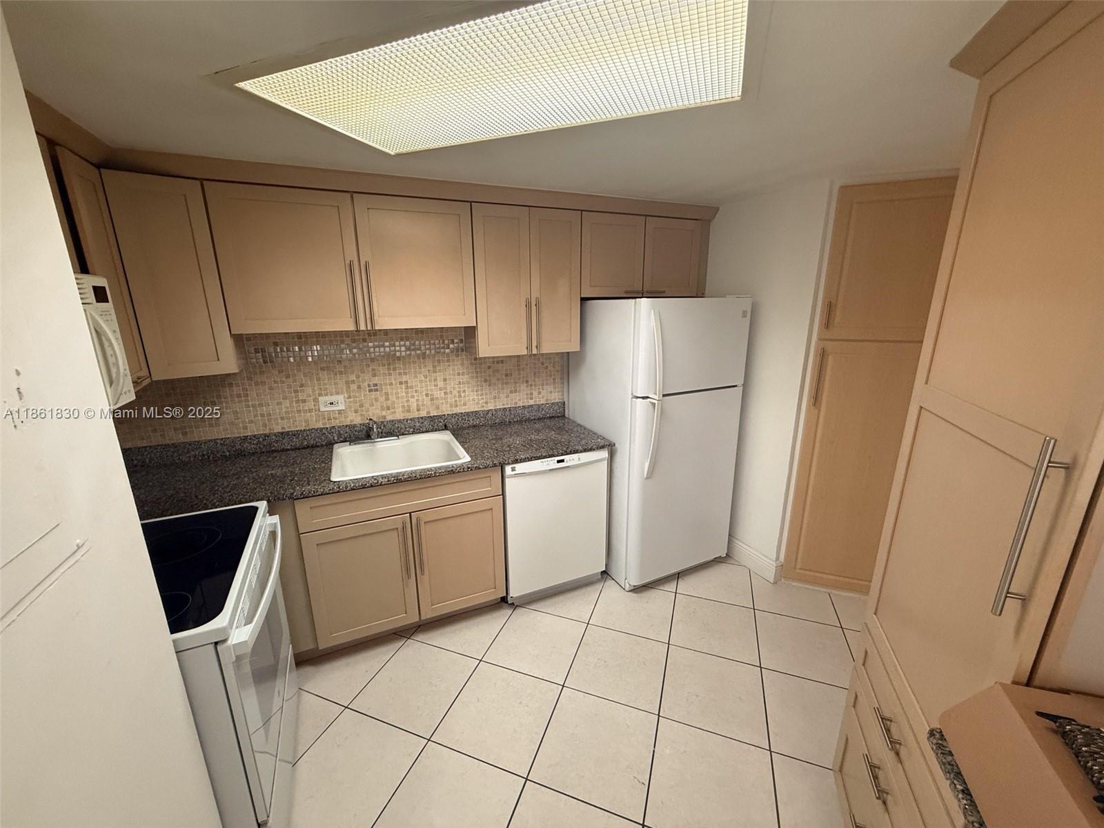 FOUR AMBASSADORS CONDO PH - Residential Lease