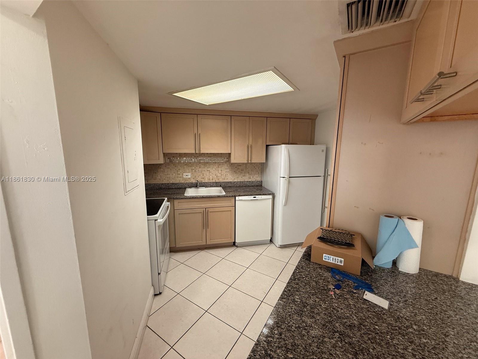 FOUR AMBASSADORS CONDO PH - Residential Lease