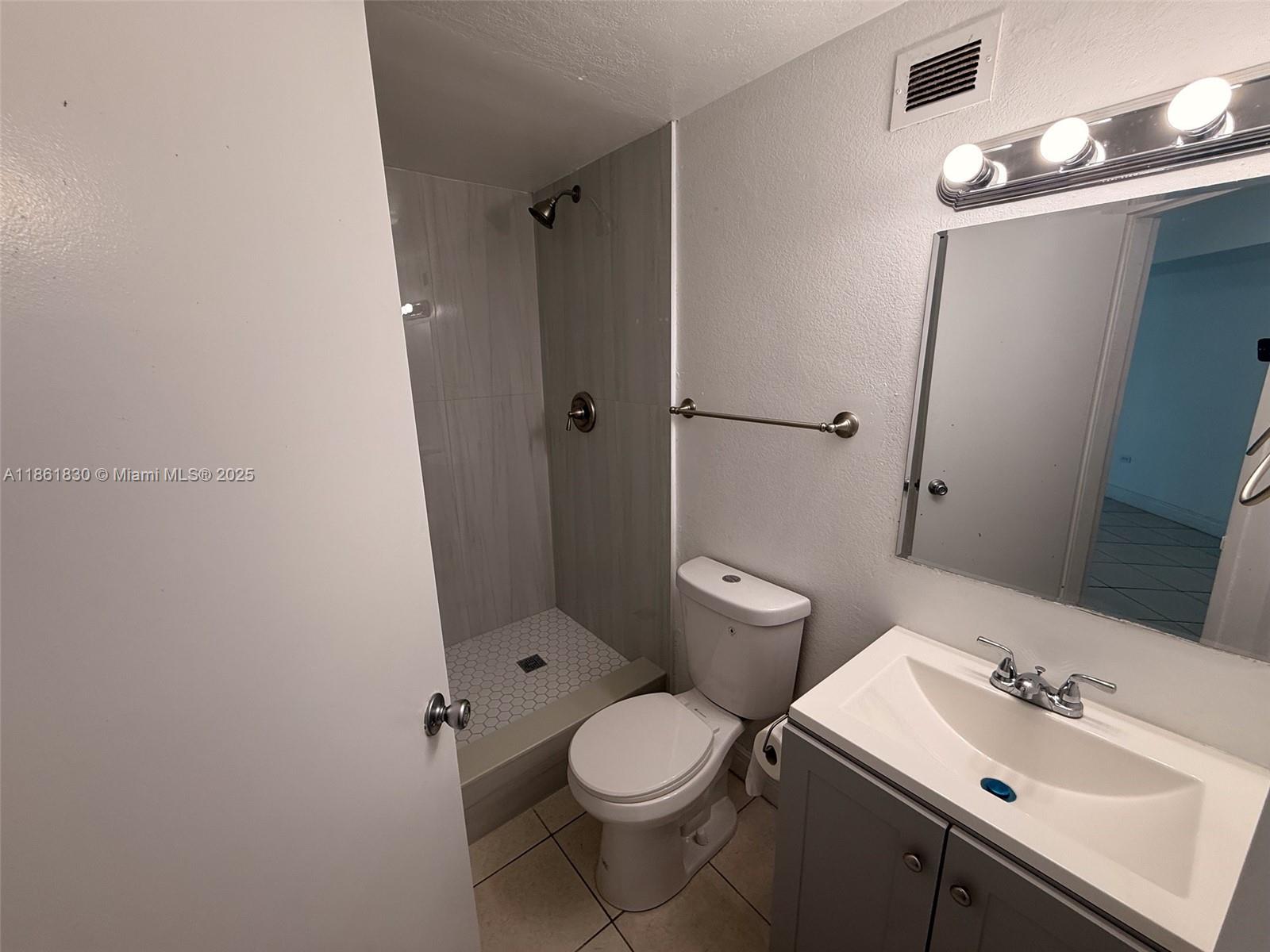 FOUR AMBASSADORS CONDO PH - Residential Lease