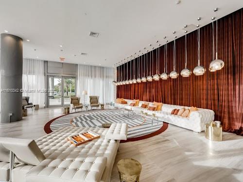 METROPICA NORTH TOWER ONE - Residential