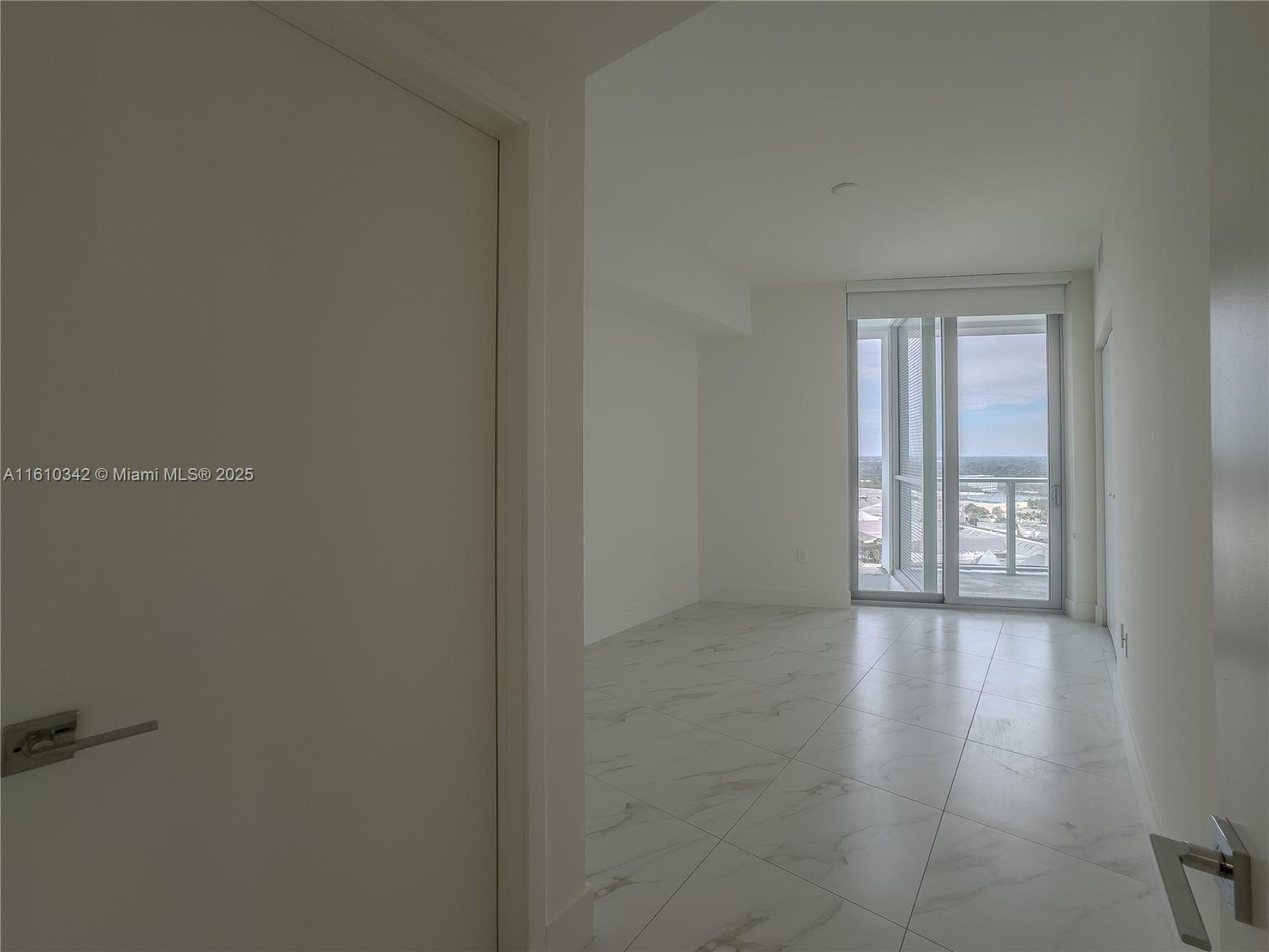 METROPICA NORTH TOWER ONE - Residential