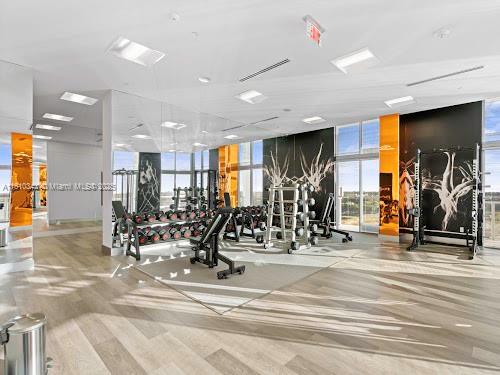 METROPICA NORTH TOWER ONE - Residential