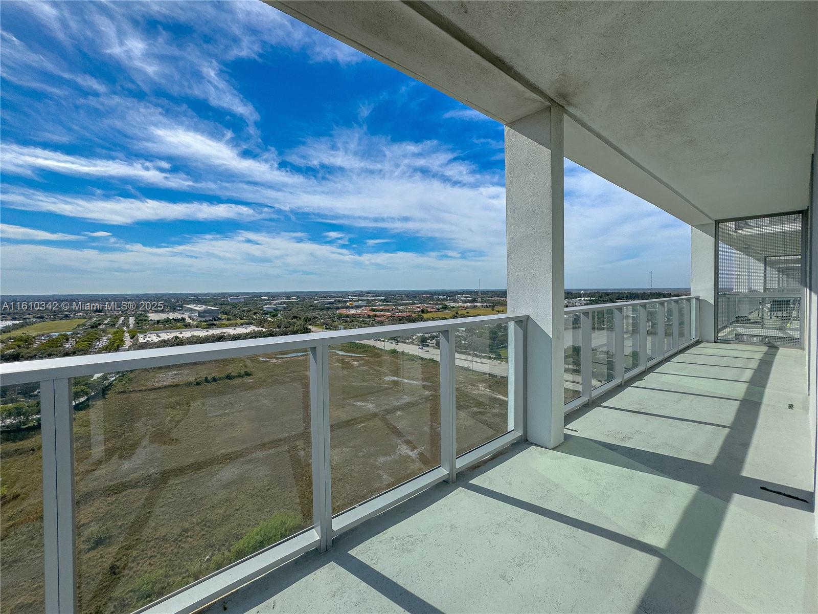 METROPICA NORTH TOWER ONE - Residential