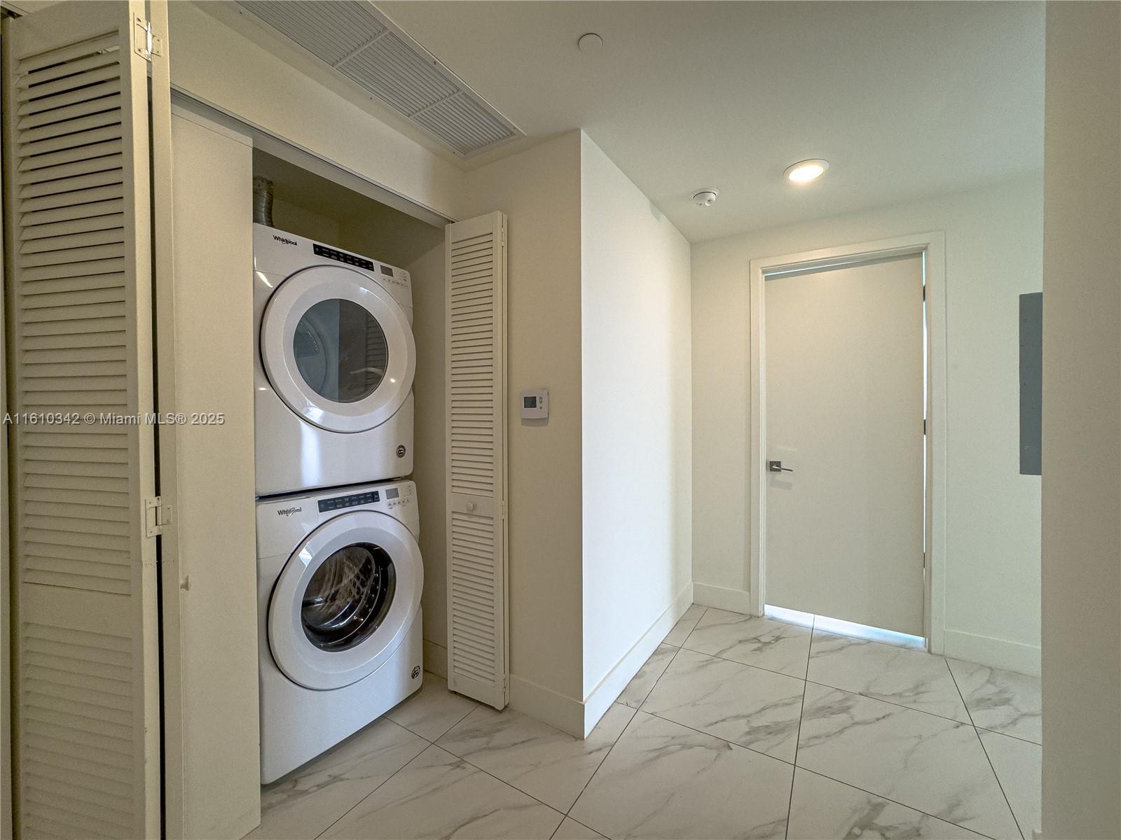 METROPICA NORTH TOWER ONE - Residential