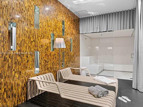 METROPICA NORTH TOWER ONE - Residential