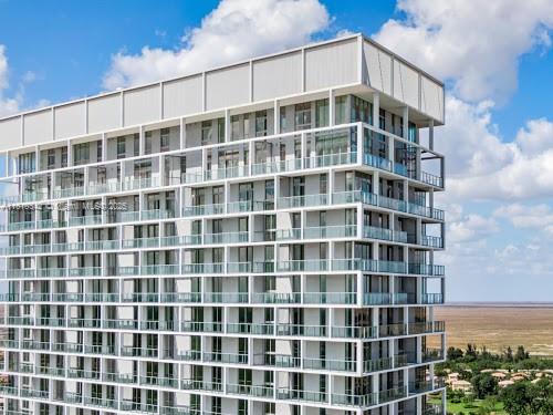 METROPICA NORTH TOWER ONE - Residential