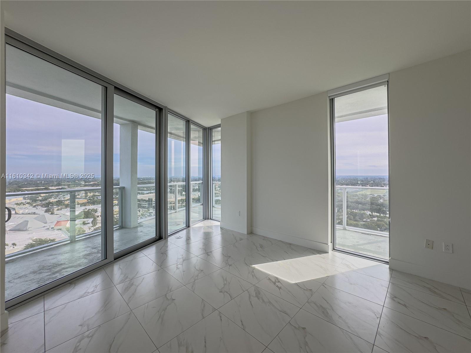 METROPICA NORTH TOWER ONE - Residential