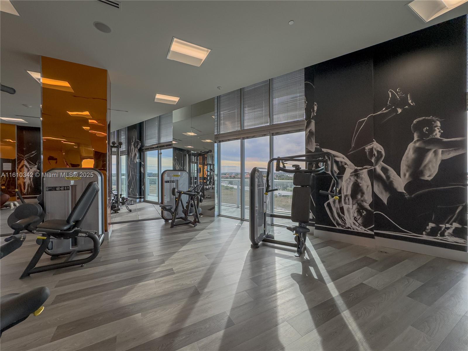 METROPICA NORTH TOWER ONE - Residential