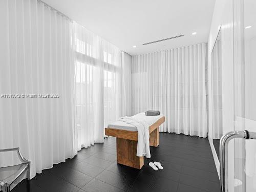 METROPICA NORTH TOWER ONE - Residential