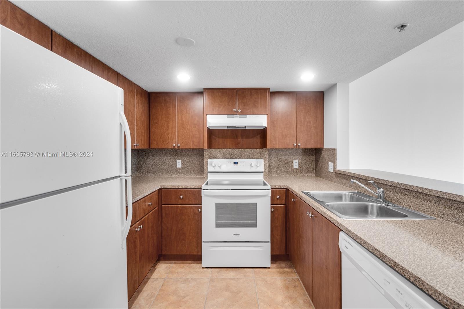 DIAMOND TOWER CONDO - Residential
