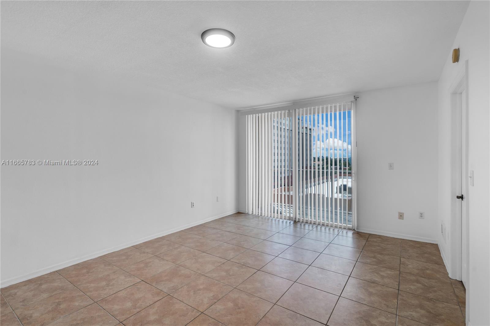 DIAMOND TOWER CONDO - Residential