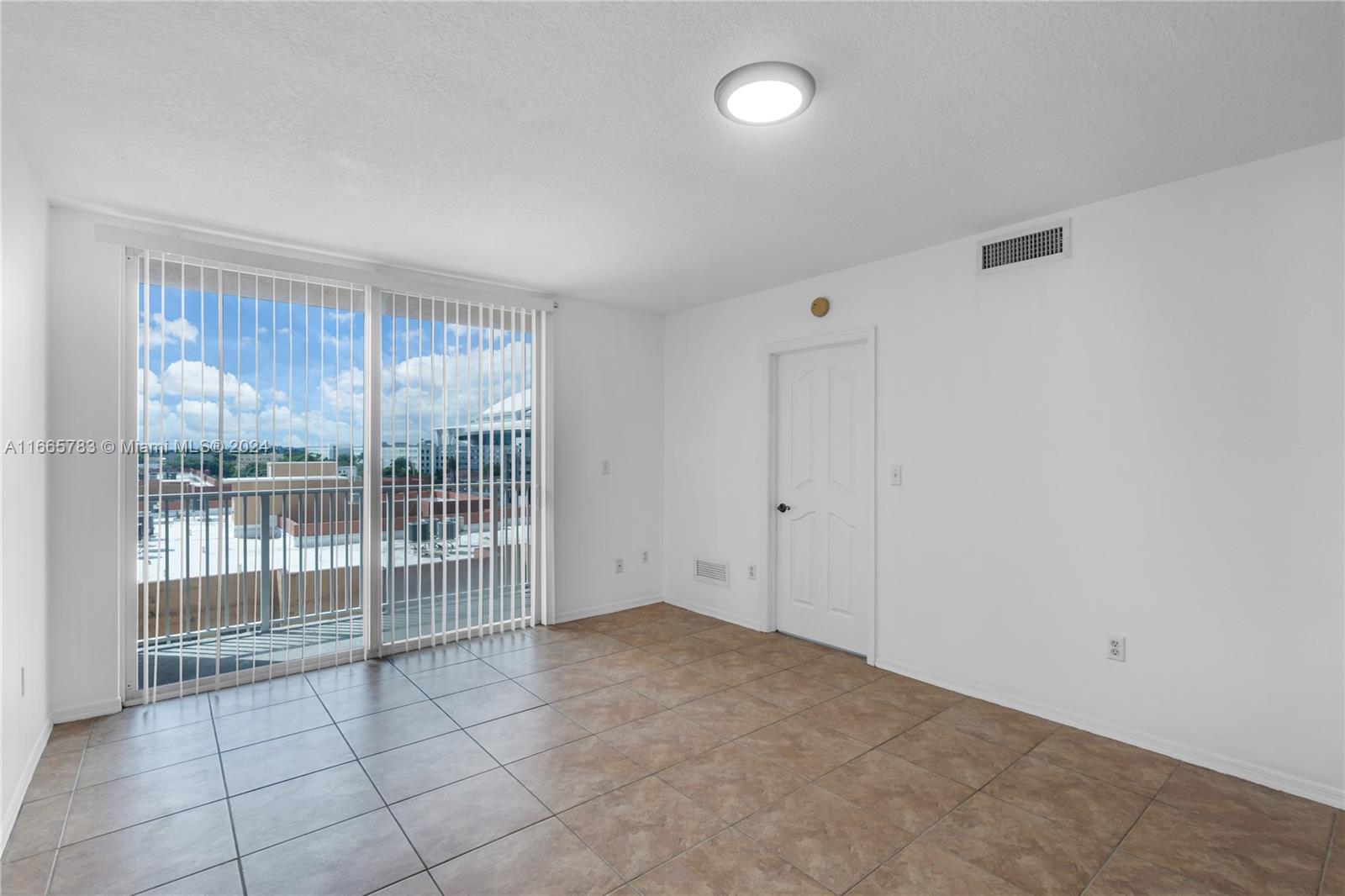 DIAMOND TOWER CONDO - Residential