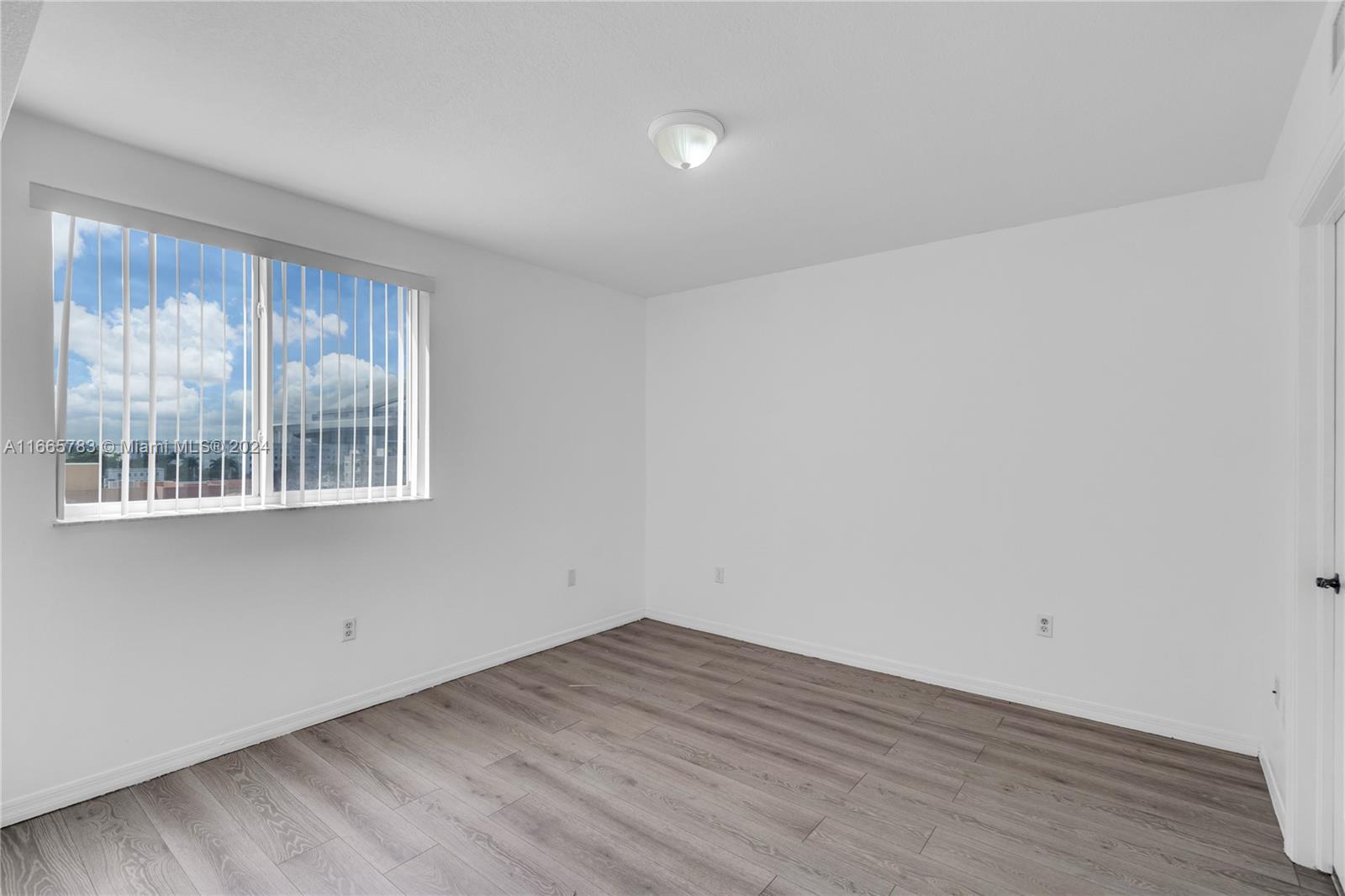 DIAMOND TOWER CONDO - Residential
