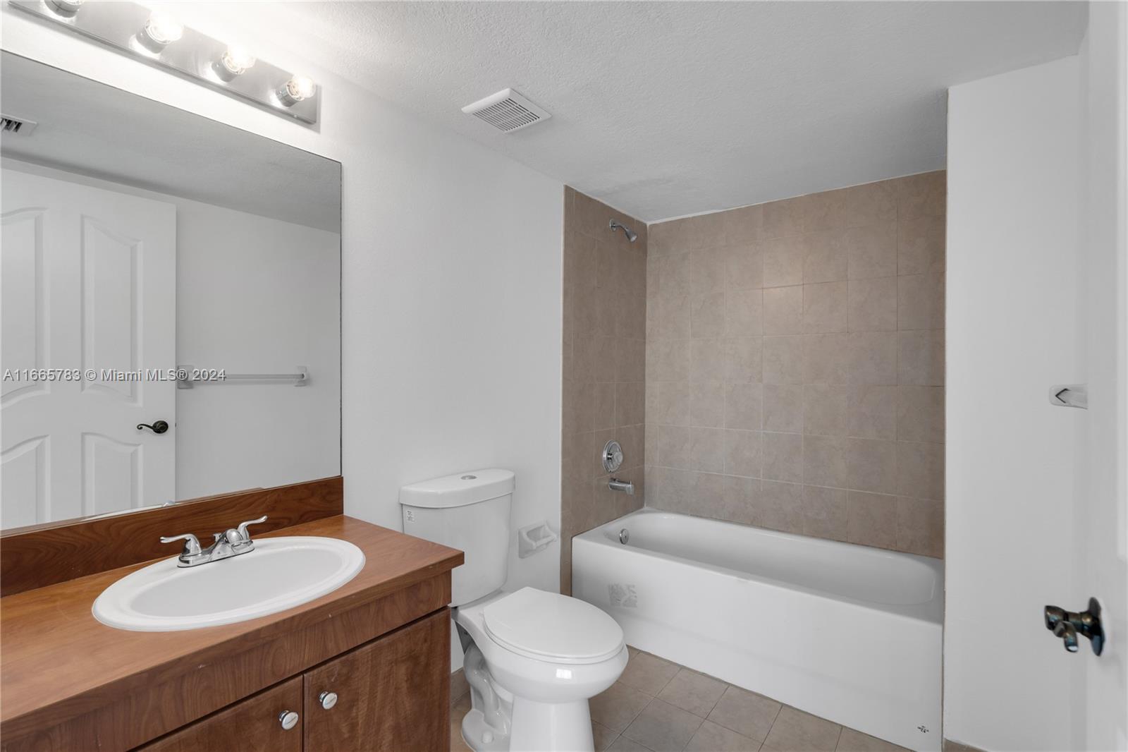 DIAMOND TOWER CONDO - Residential