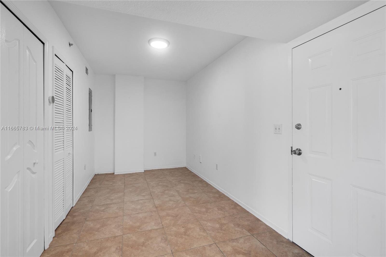 DIAMOND TOWER CONDO - Residential