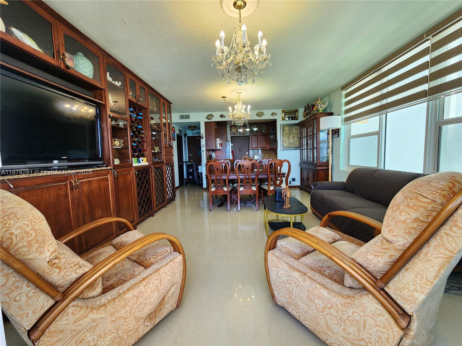 ALEXANDER TOWERS CONDO - Residential Lease