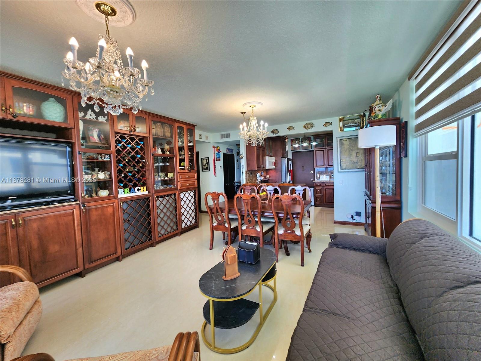 ALEXANDER TOWERS CONDO - Residential Lease