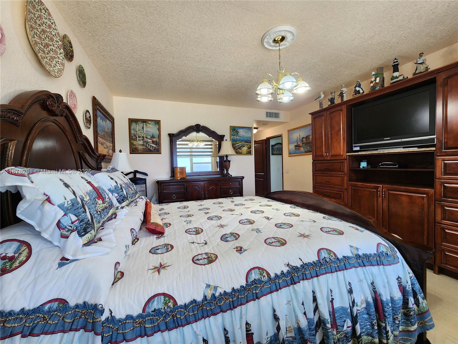 ALEXANDER TOWERS CONDO - Residential Lease