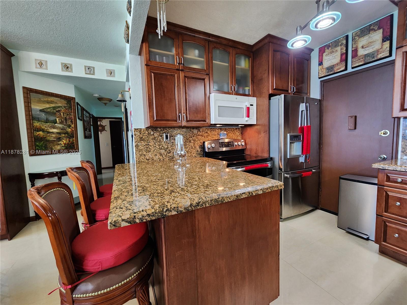 ALEXANDER TOWERS CONDO - Residential Lease